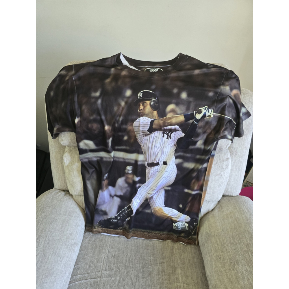 Derek Jeter the Captain #2 Men's L T-Shirt New York Yankees